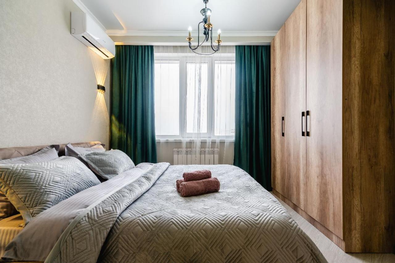 сердце города 1комн жк молодёжный Apartment Almaty